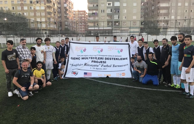 144 young refugees, 12 teams, 1 tournament: “Overhead Kick for Health” kicked off!