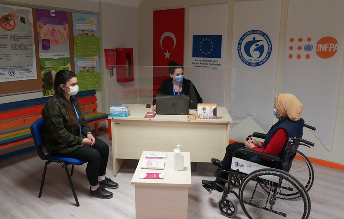 UNFPA Türkiye ve SGDD-ASAM Avrupa Birliği ile birlikte engelli mültecilere destek oluyor