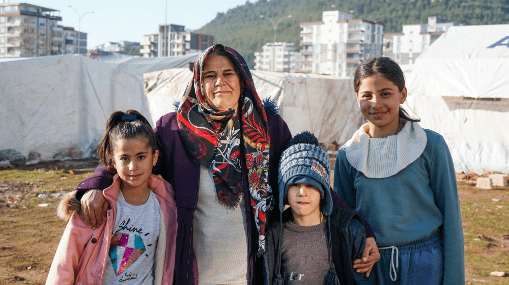 Ela and her family, Adıyaman. © Eren Korkmaz