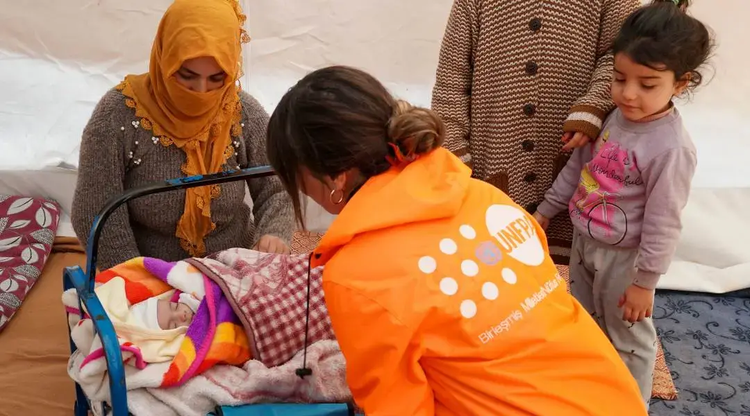 UNFPA Türkiye’nin Deprem Bölgesindeki İnsani Yardım Çalışmalarına Destek Olun