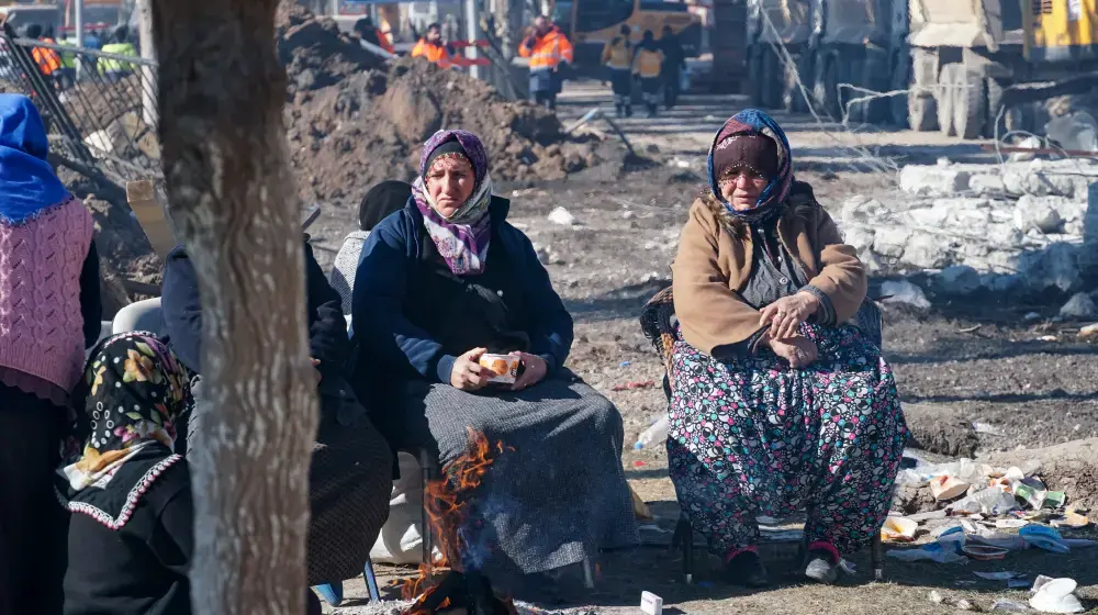 “Bir dakikada her şeyimi kaybettim” Türkiye ve Suriye'de meydana gelen deprem sonrası kadınlar ve kız çocukları zor durumda 